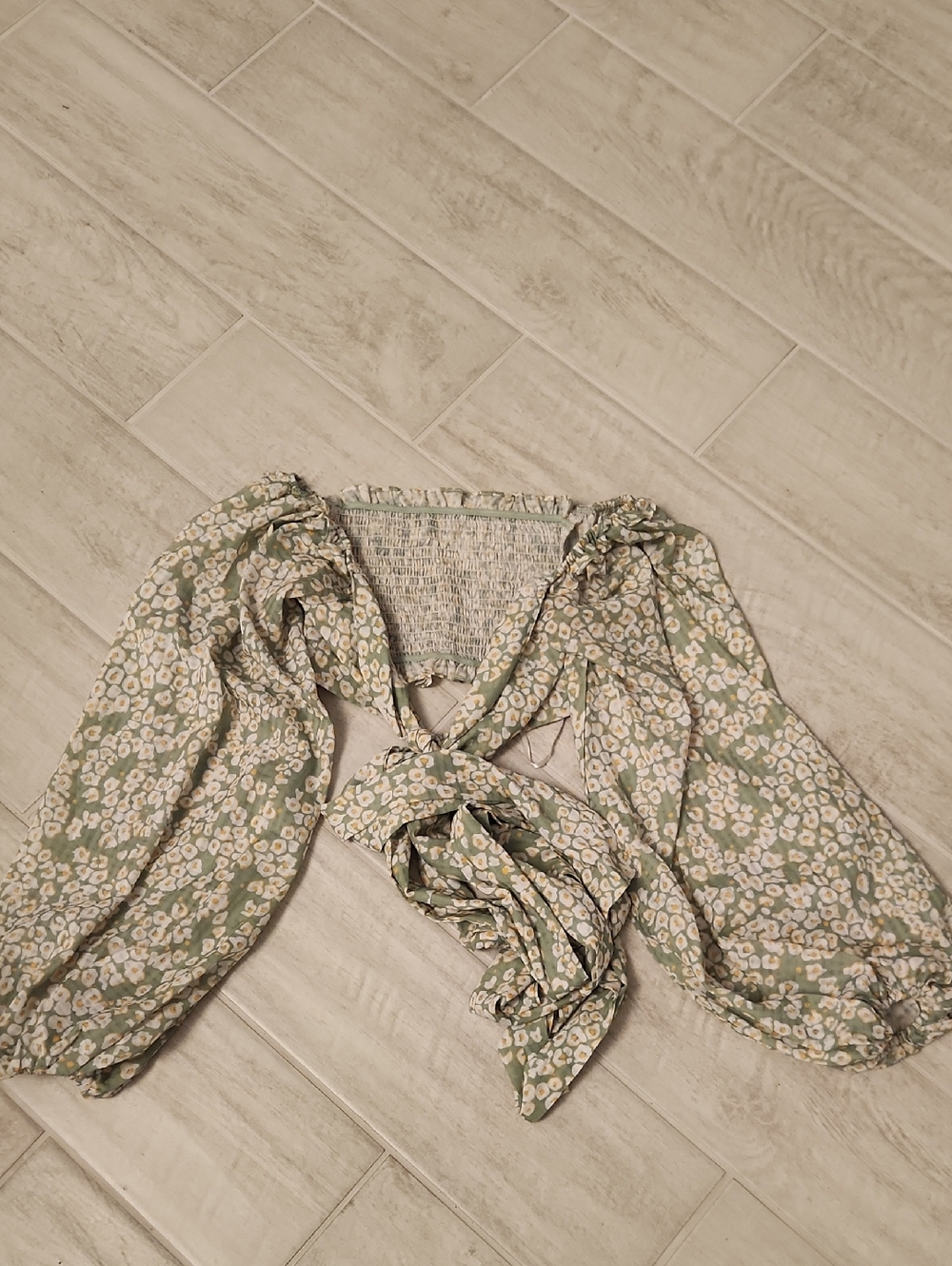SHEIN Sage Green Floral Puff-Sleeve Tie-Front Top